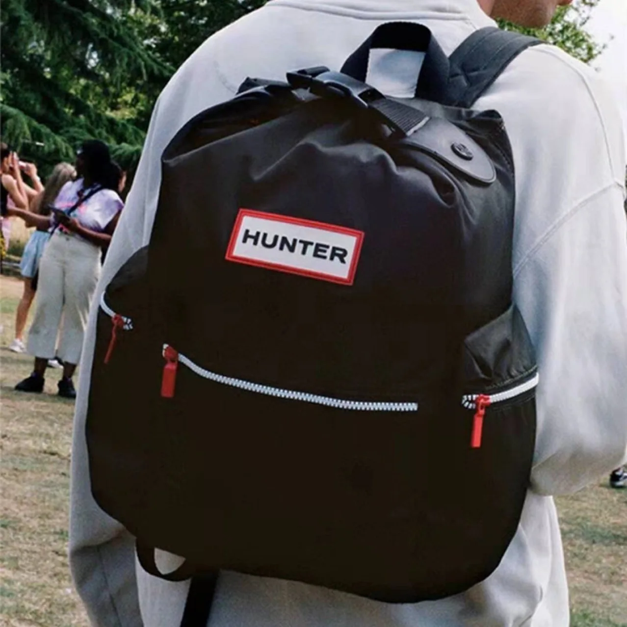 Streetwear Brand Backpack - กระเป๋าเป้สะพายหลัง Tide Brand ปี 2025 สำหรับผู้ชายและผู้หญิง
